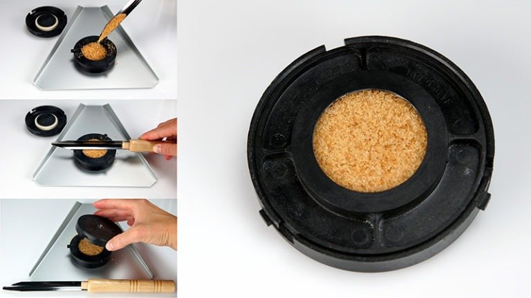 imgi_55_measuring-cane-sugar-in-a-closed-cup-768x432 SpectraAlyzer #NIR近紅外分析儀 #近紅外光譜儀 #德國製造 #非破壞性檢測 #快速成分分析 #雙光束NIR #化學計量學 #食品品質控制 #農產品檢測 #台灣代理 #SpectraAlyzerMIA #可攜式NIR分析儀 #手持式近紅外光譜儀 #行動式成分分析 #現場快速檢測 #漫反射NIR #藍牙連線 #雲端分析 #精準農業 #水分蛋白質脂肪檢測 #油籽分析 #咖啡品質分析 #土壤分析 #菸草分析 #電池供電NIR #AnalysisAsAService #NIR行動實驗室 #SpectraAlyzerGRAINVISIONAI #AI穀物分析 #穀物影像分析 #穀物形態學 #穀物粒徑分級 #3D穀物成像 #人工智慧分類 #稻米品質檢測 #小麥品質分析 #穀物外觀分級 #散裝固體分析 #植物育種 #穀物貿易品管 #多光譜照明 #機器視覺品管 #深度學習穀物 #SpectraAlyzerGRAINNEO #穀物分析儀 #全穀物NIR分析 #穀物水分檢測 #穀物蛋白質分析 #穀物脂肪含量 #穀物灰分測定 #小麥品質 #稻米品管 #大豆分析 #油菜籽分析 #玉米品質 #容積重測定 #免研磨分析 #穀物貿易品管 #麥芽分析 #飼料原料分析 #45秒快速分析 #穀物收購站 #SpectraAlyzerBRAUMEISTER #啤酒分析儀 #啤酒品質控制 #酒精度分析 #原麥汁濃度 #啤酒密度檢測 #釀造品管 #EBC方法 #ASBC方法 #啤酒萃取物 #麥汁分析 #蘋果酒分析 #精釀啤酒品管 #釀酒實驗室 #NIR液態分析 #自動進樣器 #啤酒色度 #SpectraAlyzerCLINICAL #糞便分析儀 #臨床NIR分析 #糞便脂肪含量 #糞便水分 #糞便氮含量 #消化吸收診斷 #營養吸收不良 #臨床檢驗 #快速糞便分析 #醫療診斷儀器 #免試劑分析 #近紅外臨床應用 #SpectraAlyzerDAIRY #乳品分析儀 #乳製品品管 #奶粉水分檢測 #乳品蛋白質分析 #乳品脂肪含量 #乳粉品質 #乳品加工品管 #NIR乳品分析 #乳製品成分 #酸度鹽分分析 #乳品工廠品管 #45秒快速分析 #SpectraAlyzerFLOUR #麵粉分析儀 #製粉品管 #麵粉蛋白質 #麵粉水分 #濕麩質含量 #灰分分析 #沉降值 #小麥粉分析 #米粉品管 #粗粒粉分析 #豆粕分析 #製粉廠品管 #NIR麵粉分析 #麵粉品質控制 #SpectraAlyzerFOOD #食品分析儀 #食品品管 #食品成分分析 #水分蛋白質脂肪 #食品NIR檢測 #食品品質控制 #糖澱粉鹽分 #食品工廠品管 #粉末膏體液體分析 #免試劑快速分析 #食品安全 #食品加工品管 #SpectraAlyzerMEAT #肉品分析儀 #肉品脂肪分析 #肉品蛋白質 #肉品水分 #膠原蛋白分析 #肉品加工品管 #香腸品質分析 #寵物食品分析 #LFGB認證 #DAKKS認證 #肉品NIR檢測 #肉品生產線品管 #原料品質管控 #SpectraAlyzerOLIVE #橄欖油分析儀 #橄欖含油率 #橄欖膏分析 #橄欖油品質 #橄欖渣餅分析 #NIR油品分析 #橄欖加工品管 #穿透反射分析 #橄欖油脂肪酸 #免乾燥免秤重 #橄欖油生產品管 #SpectraAlyzerSPIRITS #烈酒分析儀 #蒸餾酒品管 #酒精度分析 #烈酒密度 #烈酒總糖 #甲醇含量 #威士忌品管 #伏特加分析 #白蘭地品管 #高酒精度NIR #蒸餾品管 #酒精濃度檢測 #SpectraAlyzerSUGAR #糖品分析儀 #製糖品管 #蔗糖含量 #糖純度分析 #乾物質測定 #葡萄糖果糖 #糖業品質控制 #糖液分析 #NIR製糖分析 #糖廠品管設備 #SpectraAlyzerTEXTILE #紡織品分析儀 #紡織水分檢測 #纖維含量分析 #油脂溶劑含量 #紡織品管 #化學品成分分析 #NIR紡織檢測 #工業品質控制 #SpectraAlyzerWINE #葡萄酒分析儀 #葡萄酒品管 #酒精度分析 #總糖總酸 #葡萄酒密度 #OIV合規 #釀酒品管 #葡萄汁分析 #蘋果酒分析 #醋分析 #葡萄酒實驗室 #NIR酒類分析 #自動進樣器