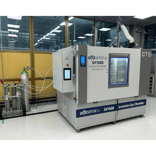 Corrosive Gas Test Chamber SK1500C 1 #大型腐蝕測試艙 #largecorrosiontestchamber #1500L大容量測試 #1500Llargecapacitytesting #CO₂環保冷媒 #CO2ecorefrigerant #CTS氣候艙整合 #CTSclimatechamberintegration #IEC60068合規 #IEC60068compliant #大型電子設備驗證 #largeelectronicdevicevalidation #汽車整車零組件測試 #automotivecompletecomponenttesting #PMMA透明大視窗 #PMMAtransparentlargewindow #四氣體同時劑量 #fourgassimultaneousdosing #高精度MFC控制 #highprecisionMFCcontrol #F-Gas法規符合 #F-Gasregulationcompliant #三層平行測試 #threelevelparalleltesting #德國製造品質 #madeinGermanyquality